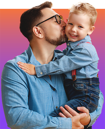 Sparen für den Nachwuchs Vater mit jungem Kind auf dem Arm